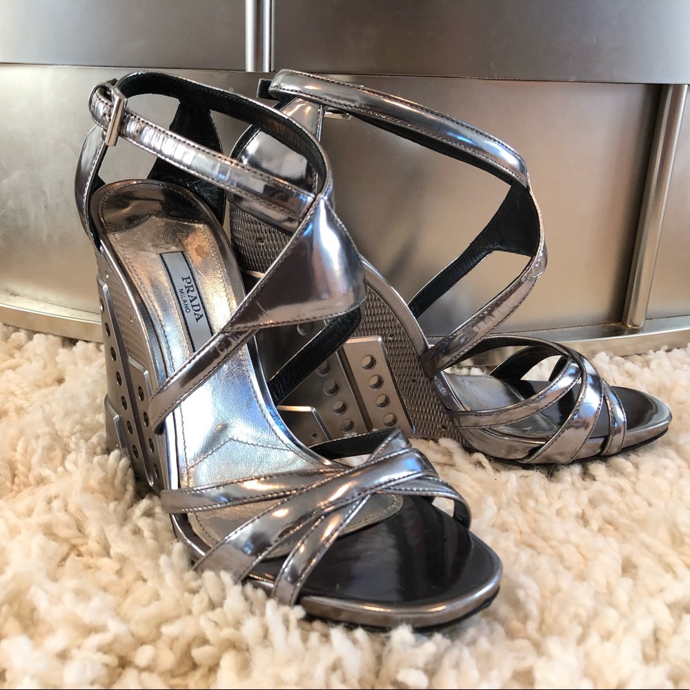 PRADA COUTURE WEDGE SANDALS 🖤